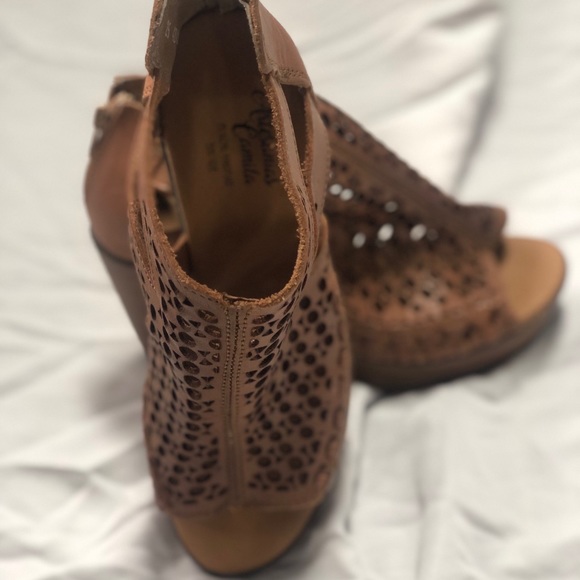 Italian Leather Sandals - Picture 1 of 2